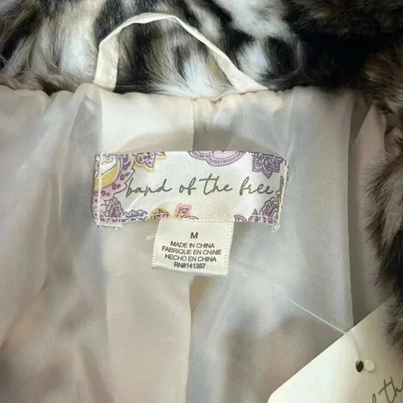 BAND OF THE FREE FAUX FUR JACKET ANIMAL PRINT IVORY  BLACK NO CLOSURE SIZE M - Picture 4 of 9